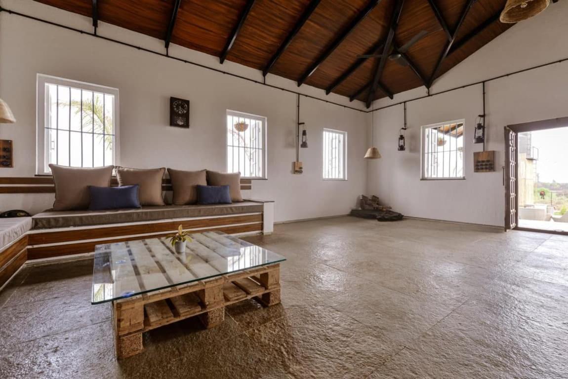 The Earth Farm Villa Nashik Exterior foto