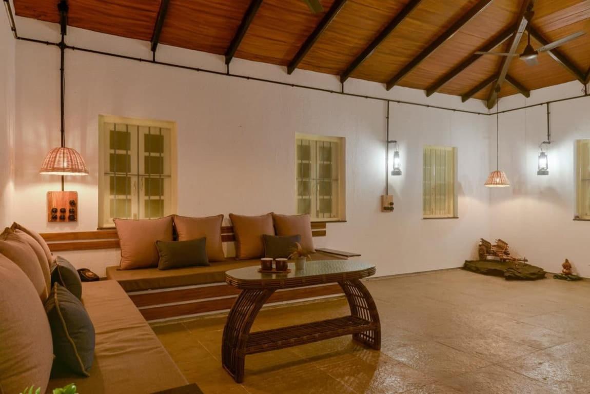 The Earth Farm Villa Nashik Exterior foto