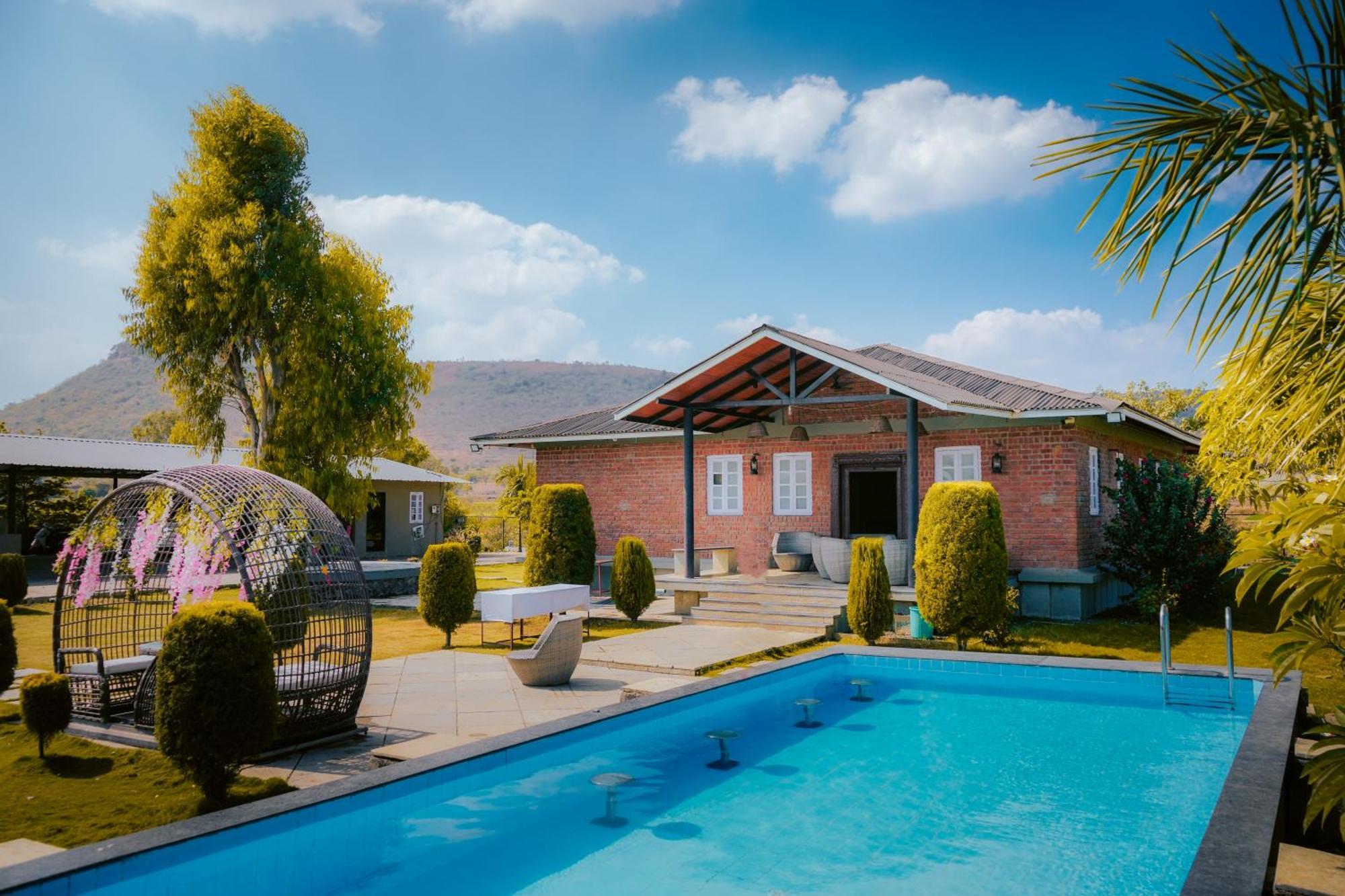 The Earth Farm Villa Nashik Exterior foto